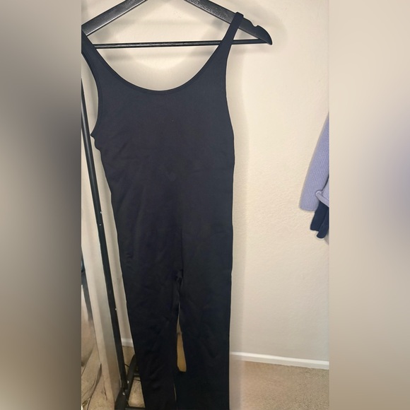 OQQ Black Ribbed Seamless Jumpsuit - Picture 6 of 6